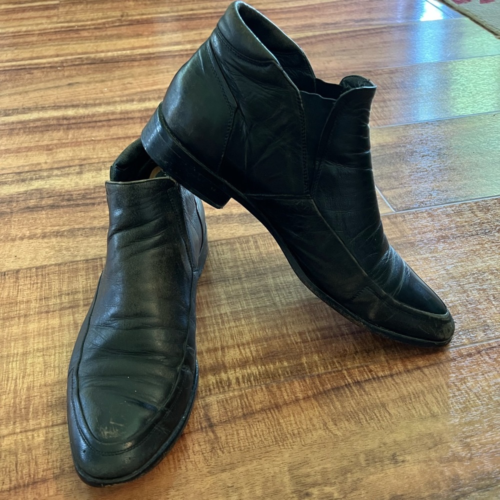 Gianfranco Ferre black leather short boots